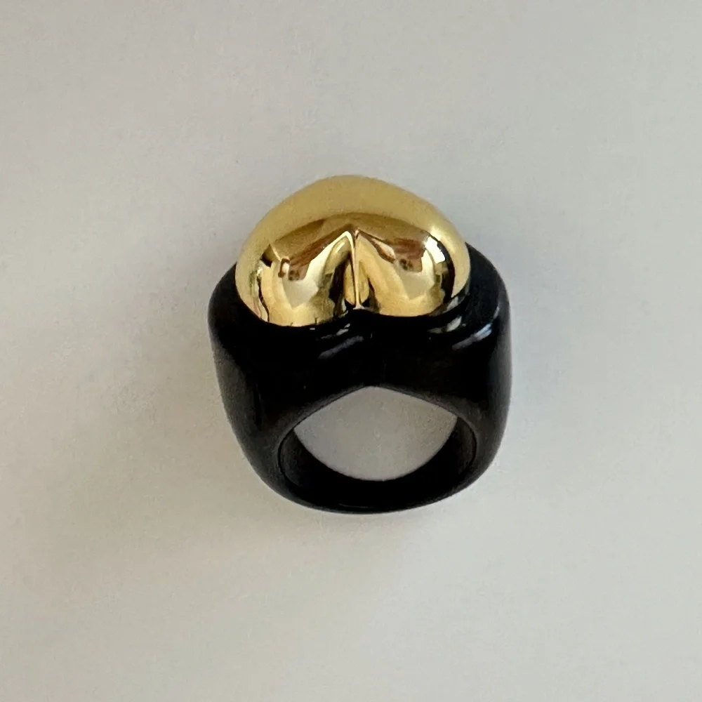 Primark Chunky Resin Heart Ring Black Gold Tone Size 6
